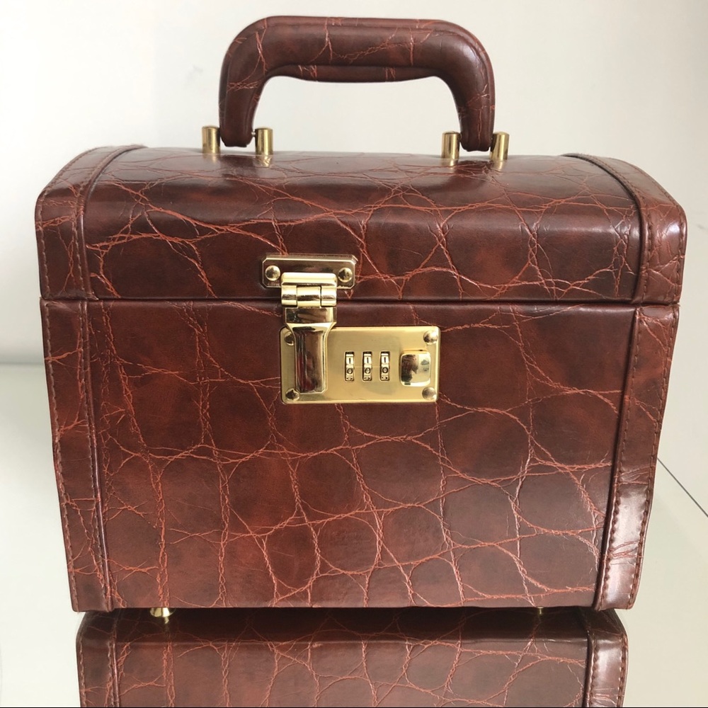 Bentony Deluxe Beauty Case
